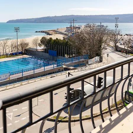 Panorama - Free Ev Charging Station Warna