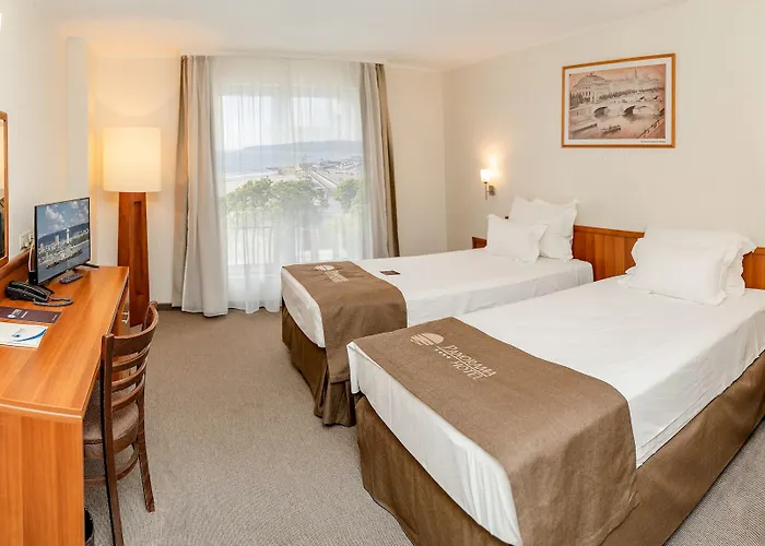 Hotel Panorama - Free Ev Charging Station