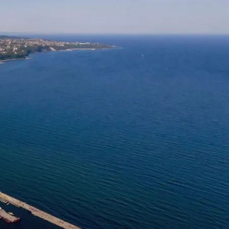 Panorama - Free Ev Charging Station 4* Varna