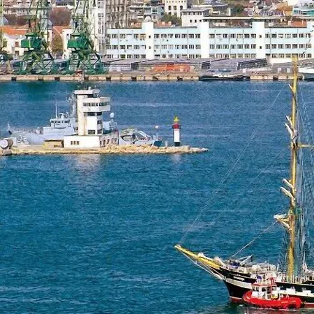 Panorama - Free Ev Charging Station Hotel Warna